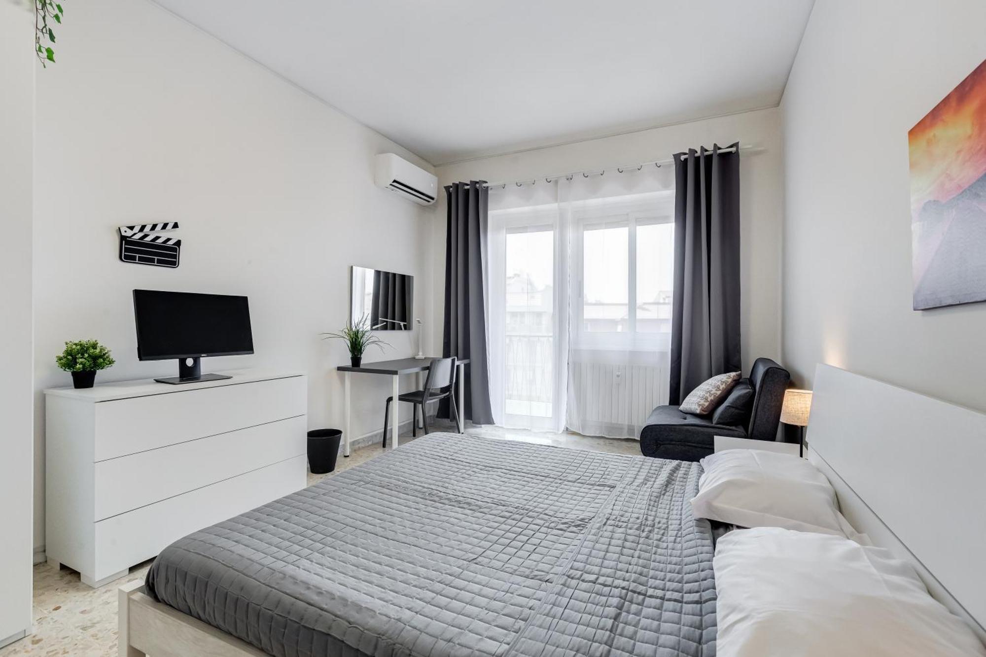 Appartement Moderno Sopra Metro A E Parco Degli Acquedotti Rome