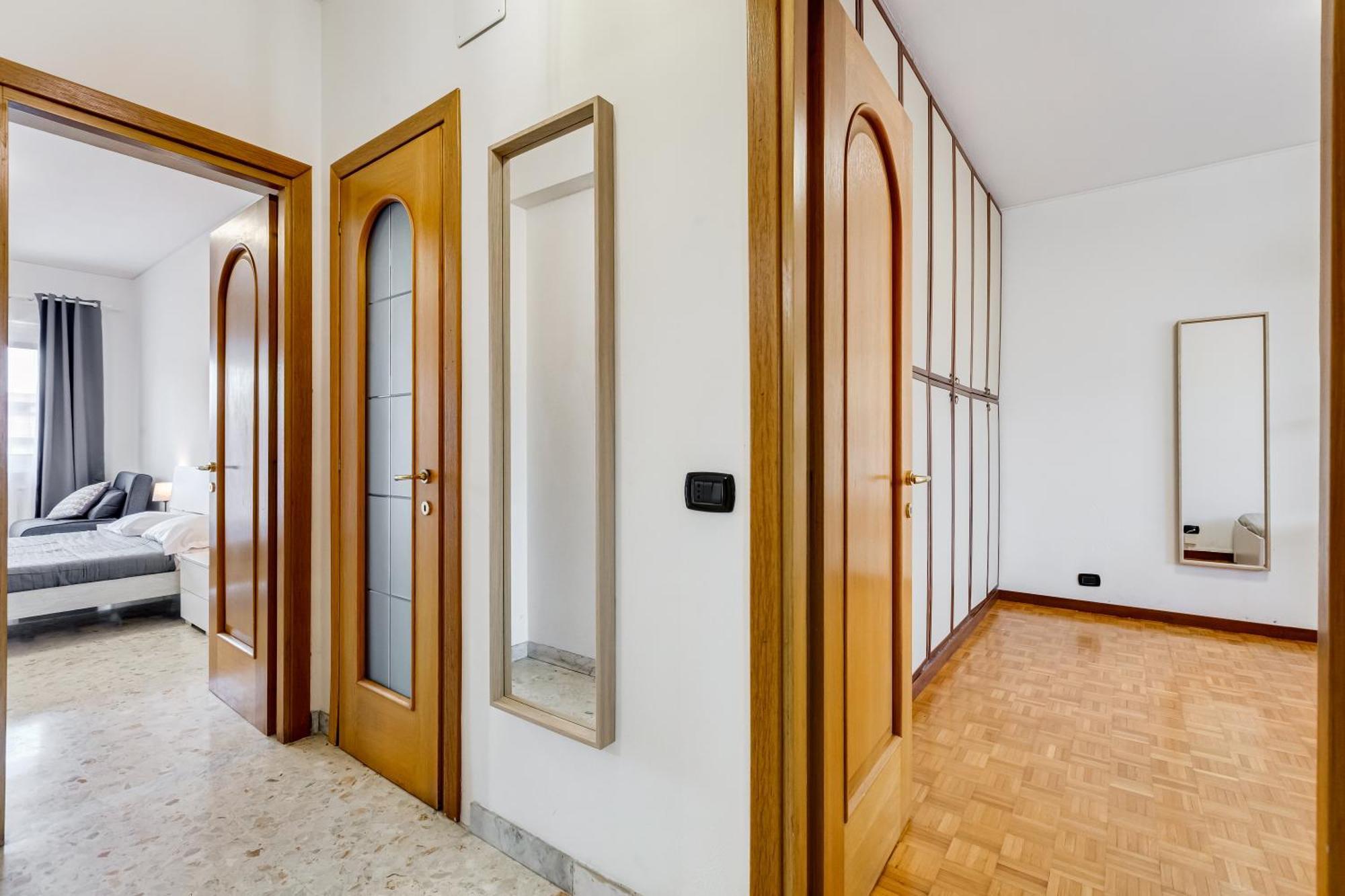 Appartement Moderno Sopra Metro A E Parco Degli Acquedotti Rome