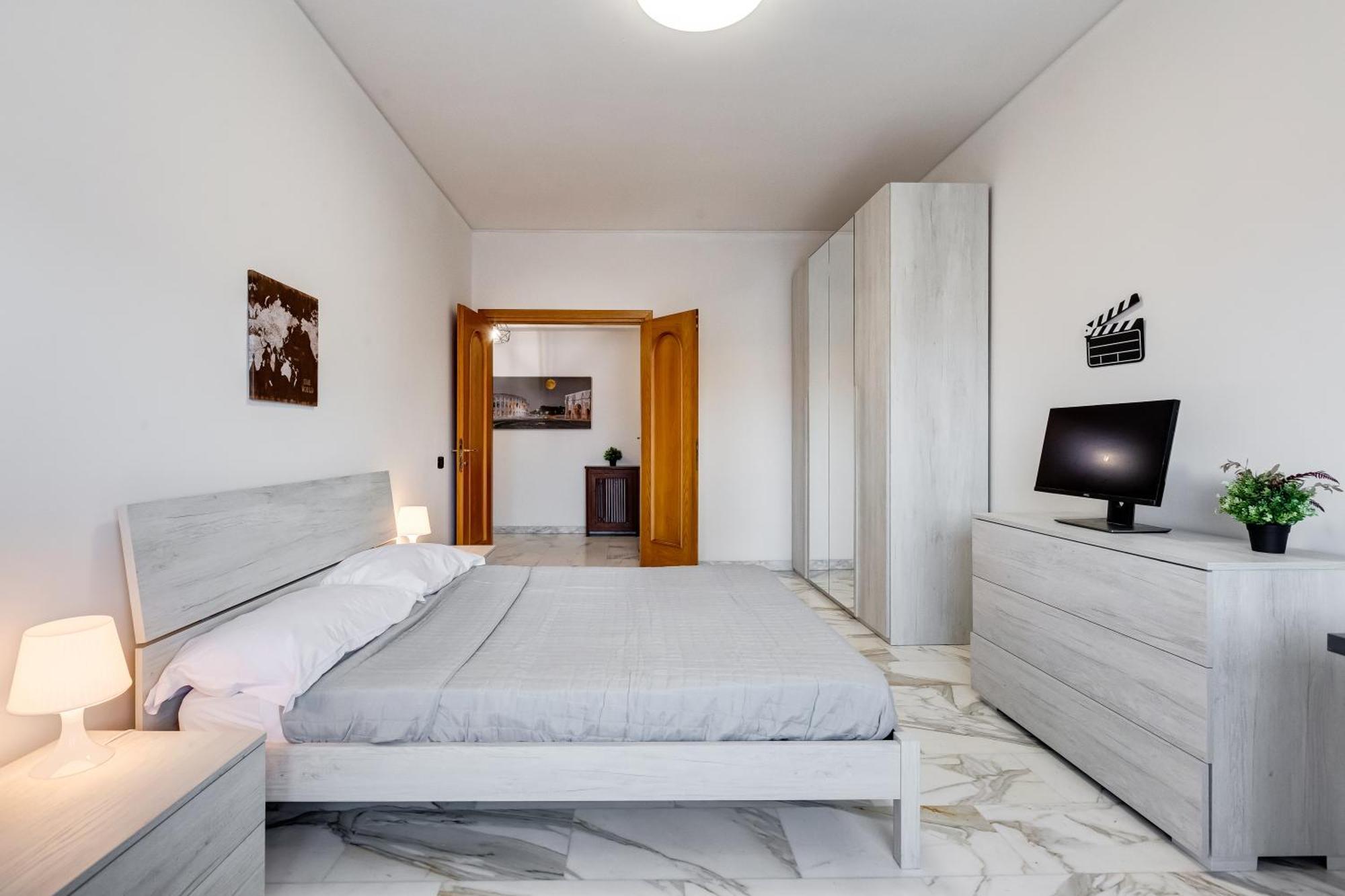 Moderno Sopra Metro A E Parco Degli Acquedotti Appartement Rome